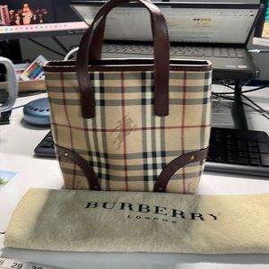 Burberry small hay market**Authentic***